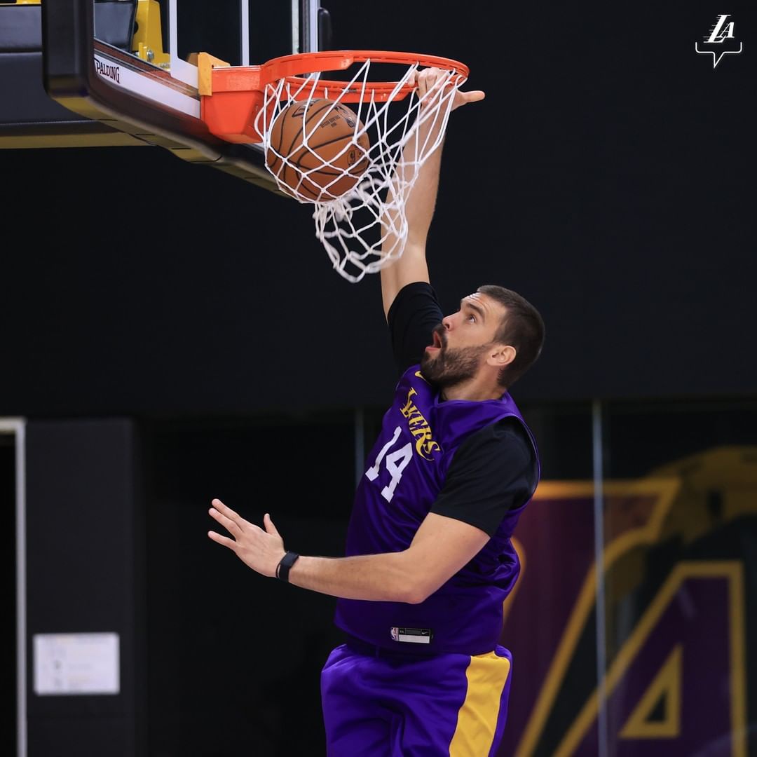 法甲倒计时，洛杉矶湖人国际比赛日防线松动，细节引发关注，气氛紧张，赛程密集仍需轮换的简单介绍