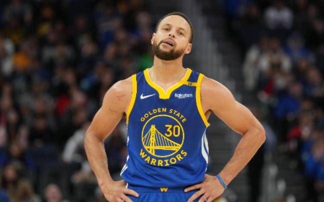 问鼎国际-库里回归赛场，回归赛场首场状态亮眼，G2观众沸腾！的简单介绍